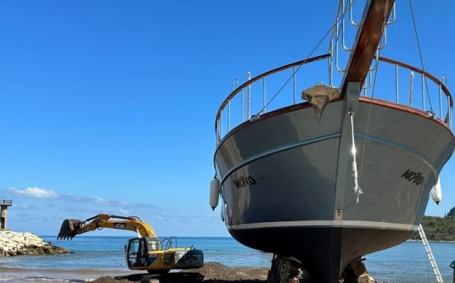 Bartın’da Yapımı Tamamlanan 24 metre Gulet Yat Denize İndirildi