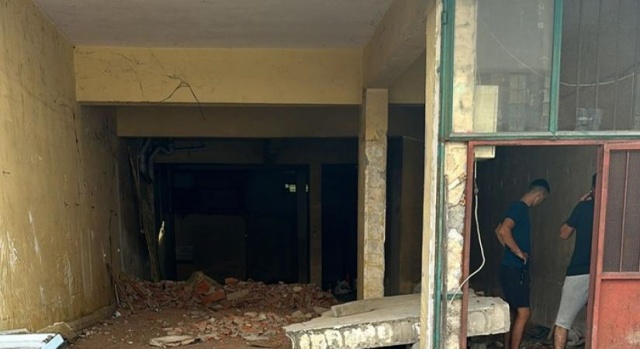Bartın'da yıkılan beton duvarın altında kalan işçi yaralandı