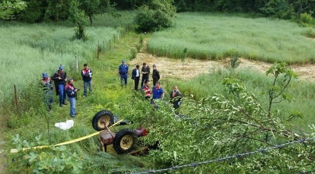 Bartın'da devrilen traktörün sürücüsü öldü
