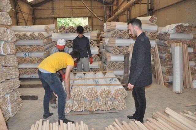Bartın'da üretilen tarım aleti sapları Ortadoğu'ya ihraç ediliyor