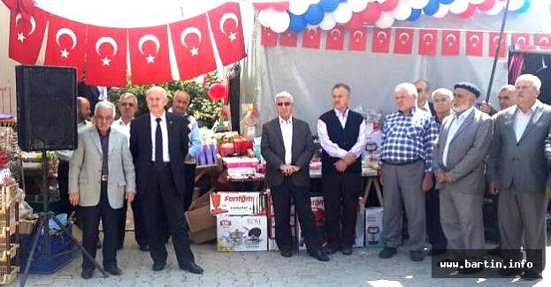 Kozcağız'da Hayır Çarşısı Kermesi Açıldı