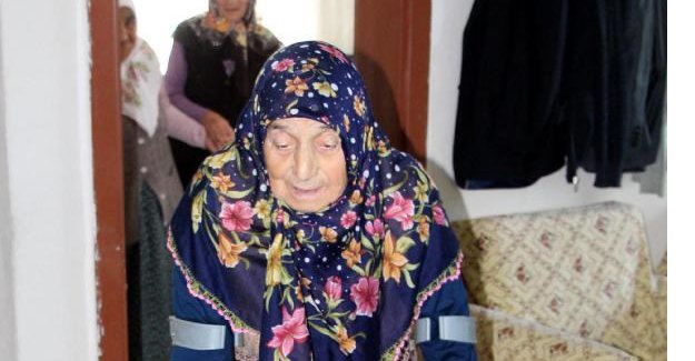 95 yaşında torununun torununu gördü
