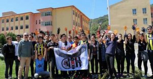 Liseliler Beşiktaş'ı şampiyon ilan etti