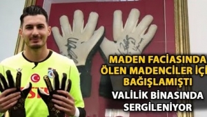 Trabzonspor Kalecisi Uğurcan Çakır’ın Eldivenleri Bartın'da Sergileniyor